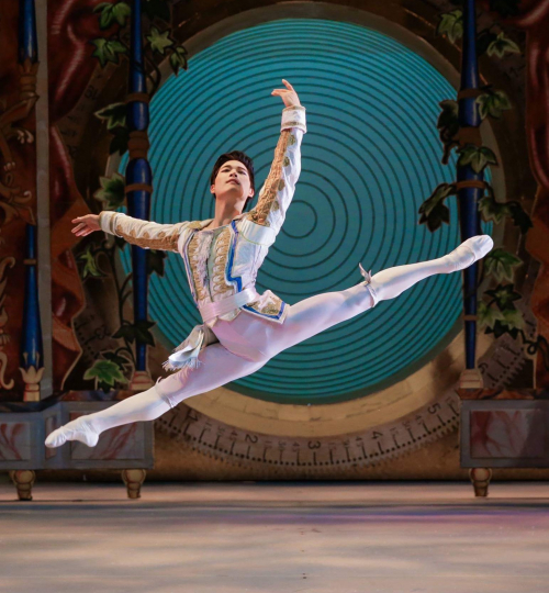  Young Gyu Choi - a principal dancer. Photo by Altin Kaftira