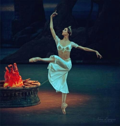 SVETLANA ZAKHAROVA