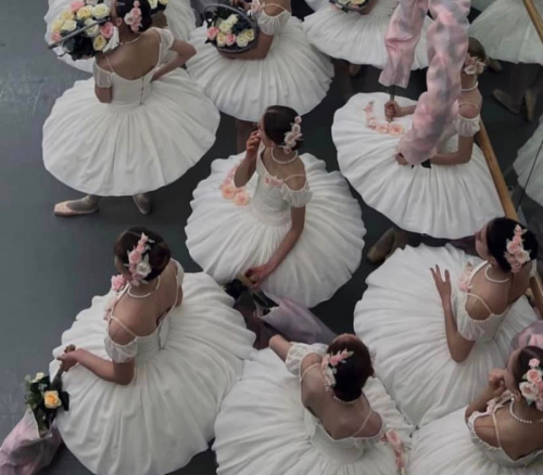 RMB and Vaganova students rehearsing