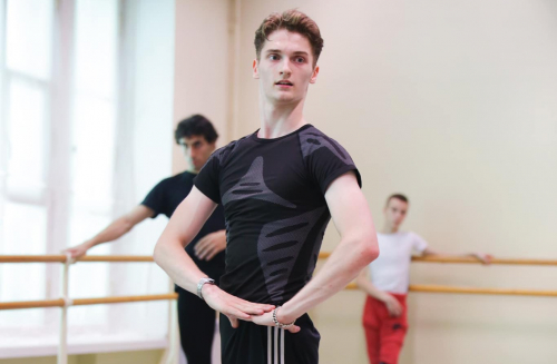 Men's technique and pas de de deux classes with RMB Men's technique and pas de de deux classes with RMB