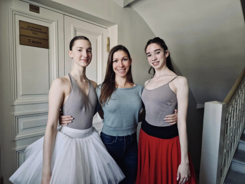 Asiya Lukmanova with former RMB students  Asiya Lukmanova with former RMB students