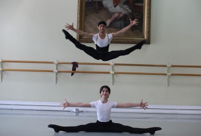 SCHOLARSHIP FOR MALE DANCERS - RMB intensives (photo by Andrey Lushpa - @andrey_lushpa) SCHOLARSHIP FOR MALE DANCERS - RMB intensives (photo by Andrey Lushpa - @andrey_lushpa)