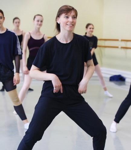 Daria Vergizova - Contemporary teacher of RMB Daria Vergizova - Contemporary teacher of RMB