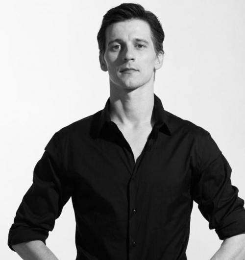 Ivan Zaitsev - Artista principal del teatro Mijailovski Ivan Zaitsev - Artista principal del teatro Mijailovski